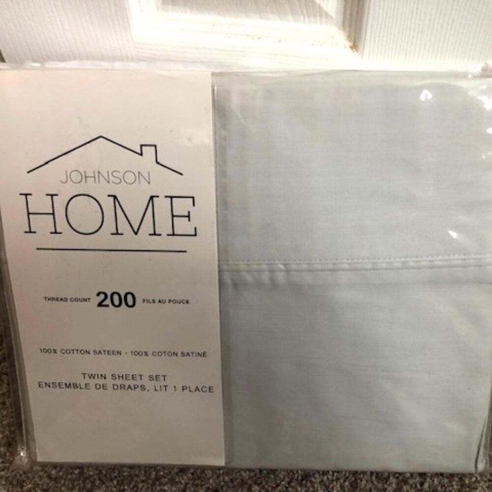 Brand New Twin Size Johnson Home Twin Size Sheet Set  Excellent!
